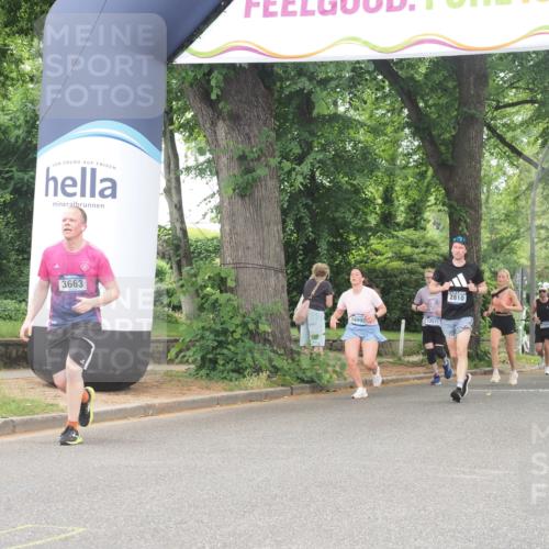 29.06.2025 - hella hamburg halbmarathon KatJ http://msf.ph/oto/8349786 29.06.2025 10:50:34 Zwischen KM18-KM19 3199, 3663 meine-sportfotos.de