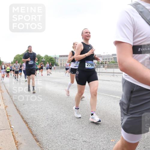 29.06.2025 - hella hamburg halbmarathon Lena Gebhardt http://msf.ph/oto/8349808 29.06.2025 10:47:55 Lombardsbrücke 11802, 1241, 2790, 18415, 1045, 1157, 1174, 1175, 1246, 1392, 1434, 1618, 1639, 1701, 1926, 2163, 2197, 2407, 2418, 2491, 2545, 2650, 2704, 2790, 2882, 2958, 3049, 3339, 3468, 3679, 4037, 4327, 4423, 4856, 4974, 4975, 5621, 5622, 5886, 5952, 7240, 7393, 7394, 7403, 7427, 7916, 7970, 8077, 8270, 8310, 8521, 8550, 8774, 9356, 9687, 9696, 9697, 9921, 10658, 10777, 10794, 10991, 11351, 11458, 11548, 11730, 11738, 11742, 11781, 11802, 11909, 12431 meine-sportfotos.de