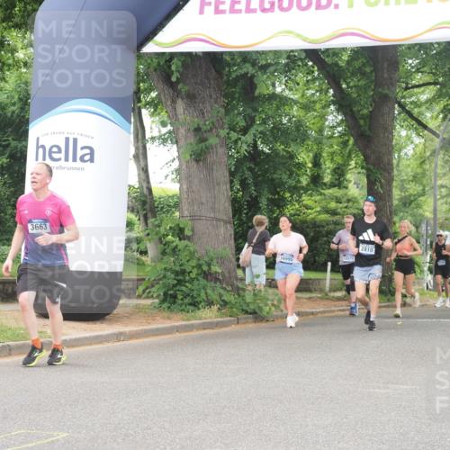29.06.2025 - hella hamburg halbmarathon KatJ http://msf.ph/oto/8349817 29.06.2025 10:50:34 Zwischen KM18-KM19 3199, 3663 meine-sportfotos.de