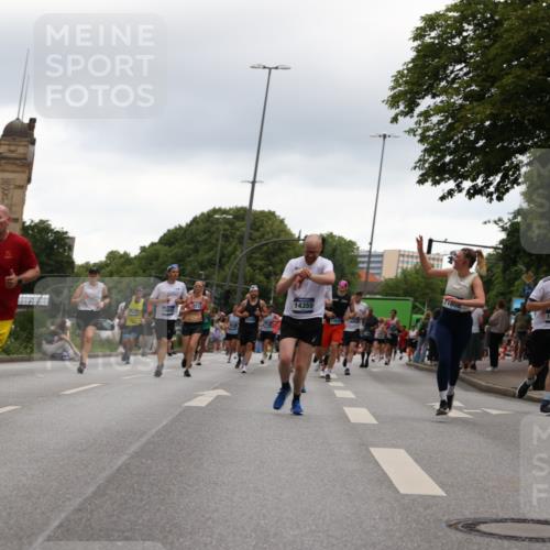 29.06.2025 - hella hamburg halbmarathon Yannick Fuchs http://msf.ph/oto/8349825 29.06.2025 10:52:39 20KM 1946, 1951, 2027, 2159, 2250, 2619, 2711, 2855, 2996, 4550, 4767, 5084, 5675, 6860, 7659, 8089, 8392, 9156, 9353, 9553, 9555, 9835, 10020, 10268, 10518, 10539, 10703, 10915, 11605, 11808, 11846, 12734, 12735, 12809, 13654, 13694, 14355, 14673, 14914, 16206, 16409, 16922, 16924, 17531, 17665, 17782, 17810, 17814, 17839, 17852, 17931, 17967, 18112, 18232, 18556, 18682, 18727, 18730, 18833, 18954, 18985, 19002, 19003 meine-sportfotos.de