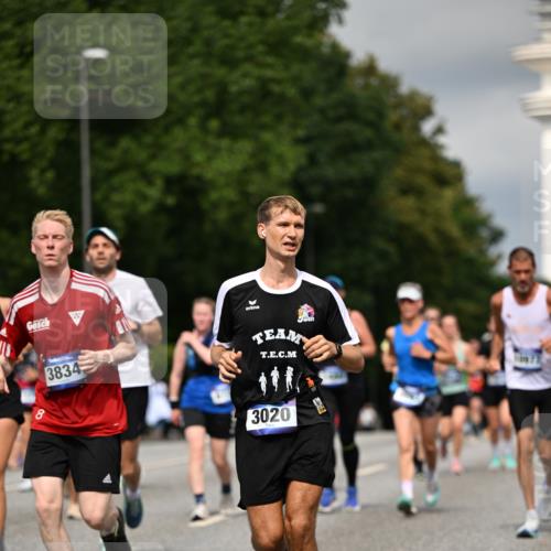 29.06.2025 - hella hamburg halbmarathon Dr. Thomas Lammeyer http://msf.ph/oto/8349865 29.06.2025 10:18:29 Kennedybrücke 1071, 1131, 1480, 1728, 2990, 3020, 3025, 3154, 3454, 3691, 3728, 3756, 3834, 3939, 5191, 5546, 5670, 6028, 6083, 6181, 6366, 6717, 6724, 7209, 7442, 7840, 7991, 8055, 8147, 8409, 8563, 8755, 9173, 9663, 10224, 10610, 10977 meine-sportfotos.de