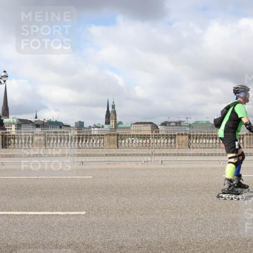 29.06.2025 - hella hamburg halbmarathon Lena Gebhardt http://msf.ph/oto/8349884 29.06.2025 09:09:14 Lombardsbrücke  meine-sportfotos.de
