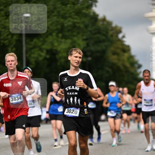 29.06.2025 - hella hamburg halbmarathon Dr. Thomas Lammeyer http://msf.ph/oto/8349902 29.06.2025 10:18:29 Kennedybrücke 1071, 1131, 1480, 1728, 2990, 3020, 3025, 3154, 3454, 3691, 3728, 3756, 3834, 3939, 5191, 5546, 5670, 6028, 6083, 6181, 6366, 6717, 6724, 7209, 7442, 7840, 7991, 8055, 8147, 8409, 8563, 8755, 9173, 9663, 10224, 10610, 10977 meine-sportfotos.de