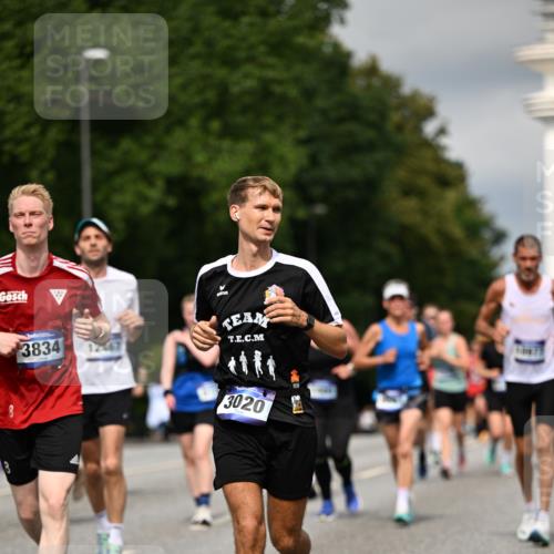 29.06.2025 - hella hamburg halbmarathon Dr. Thomas Lammeyer http://msf.ph/oto/8349938 29.06.2025 10:18:29 Kennedybrücke 1071, 1131, 1480, 1728, 2990, 3020, 3025, 3154, 3454, 3691, 3728, 3756, 3834, 3939, 5191, 5546, 5670, 6028, 6083, 6181, 6366, 6717, 6724, 7209, 7442, 7840, 7991, 8055, 8147, 8409, 8563, 8755, 9173, 9663, 10224, 10610, 10977 meine-sportfotos.de