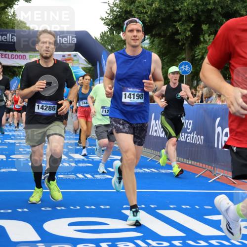 29.06.2025 - hella hamburg halbmarathon Strokosch-Dieckow http://msf.ph/oto/8350022 29.06.2025 10:52:49 Ziel 1257, 1258, 1657, 2099, 2287, 2444, 2814, 2910, 3999, 4557, 4558, 4770, 5077, 5169, 5194, 5907, 8139, 8172, 8720, 8955, 9065, 9163, 10724, 10811, 11217, 11992, 12482, 14198, 14286, 14805, 16467, 17198, 18331, 19244 meine-sportfotos.de