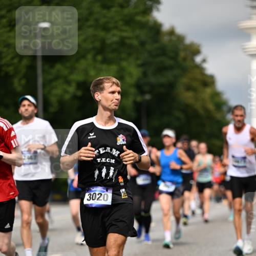 29.06.2025 - hella hamburg halbmarathon Dr. Thomas Lammeyer http://msf.ph/oto/8350037 29.06.2025 10:18:30 Kennedybrücke 1071, 1131, 1480, 1728, 2990, 3020, 3025, 3154, 3454, 3691, 3728, 3756, 3834, 5191, 5546, 5670, 6028, 6083, 6181, 6366, 6717, 6724, 7209, 7442, 7840, 7991, 8055, 8147, 8409, 8563, 8755, 9173, 9663, 10224, 10610, 10977 meine-sportfotos.de