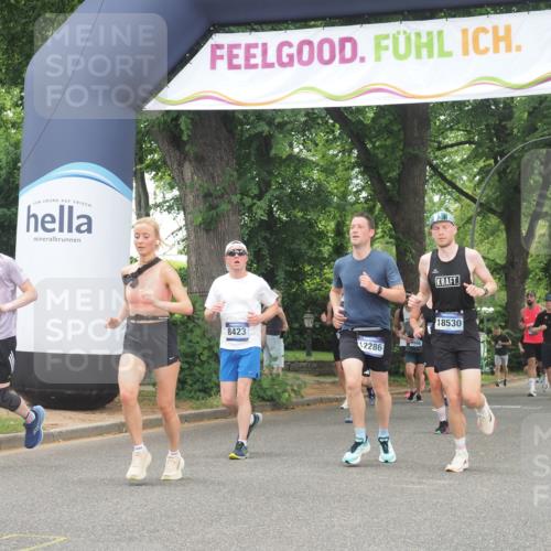 29.06.2025 - hella hamburg halbmarathon KatJ http://msf.ph/oto/8350142 29.06.2025 10:50:38 Zwischen KM18-KM19 2810, 3199, 3663, 4389, 5511, 8423 meine-sportfotos.de