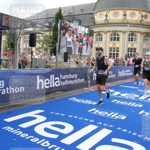 29.06.2025 - hella hamburg halbmarathon Michael Strokosch http://msf.ph/oto/8350162 29.06.2025 10:52:47 Ziel 2287, 2346, 3999, 5116, 5169, 5194, 7475, 8172, 9065, 9163, 9869, 10115, 11459, 12482, 14122, 14805, 16467, 17198, 18331, 19244 meine-sportfotos.de