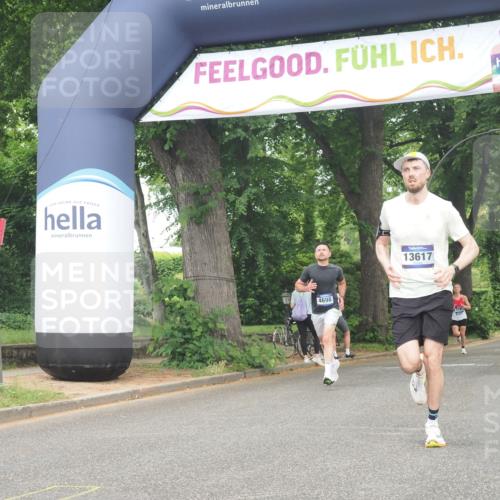 29.06.2025 - hella hamburg halbmarathon KatJ http://msf.ph/oto/8350164 29.06.2025 10:21:06 Zwischen KM18-KM19 4698 meine-sportfotos.de