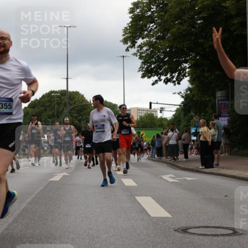 29.06.2025 - hella hamburg halbmarathon Yannick Fuchs http://msf.ph/oto/8350247 29.06.2025 10:52:42 20KM 1642, 1946, 1951, 2027, 2159, 2619, 2711, 2855, 2996, 5084, 5675, 6208, 6636, 6860, 7659, 8089, 8392, 8929, 9156, 9353, 9553, 9555, 9835, 10268, 10518, 10539, 10915, 11605, 11808, 12734, 12735, 12809, 13407, 13654, 14355, 14631, 14673, 14914, 15263, 16206, 16409, 16922, 16924, 17665, 17782, 17810, 17814, 17839, 17852, 17931, 17967, 18112, 18232, 18556, 18682, 18730, 18833, 18954, 18985, 19002, 19003 meine-sportfotos.de