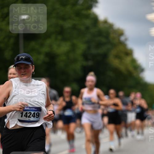 29.06.2025 - hella hamburg halbmarathon Dr. Thomas Lammeyer http://msf.ph/oto/8350266 29.06.2025 10:40:44 Kennedybrücke 1008, 1010, 1102, 1224, 3401, 3699, 4245, 4937, 5171, 5246, 5540, 5747, 5809, 5919, 6184, 6359, 6417, 7632, 8530, 8581, 9229, 9295, 9432, 9694, 9701, 9806, 10487, 10531, 10577, 10984 meine-sportfotos.de