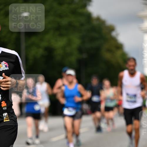 29.06.2025 - hella hamburg halbmarathon Dr. Thomas Lammeyer http://msf.ph/oto/8350402 29.06.2025 10:18:31 Kennedybrücke 1071, 1131, 1480, 1728, 2990, 3020, 3025, 3154, 3454, 3691, 3728, 3756, 3834, 5191, 5546, 5670, 6028, 6083, 6181, 6366, 6717, 6724, 7209, 7442, 7840, 7991, 8055, 8147, 8409, 8563, 8755, 9173, 9663, 10224, 10610, 10977 meine-sportfotos.de