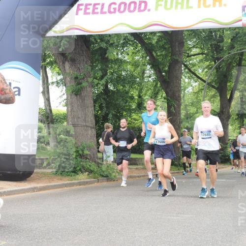 29.06.2025 - hella hamburg halbmarathon KatJ http://msf.ph/oto/8350404 29.06.2025 10:50:45 Zwischen KM18-KM19 4389, 5511, 6966 meine-sportfotos.de