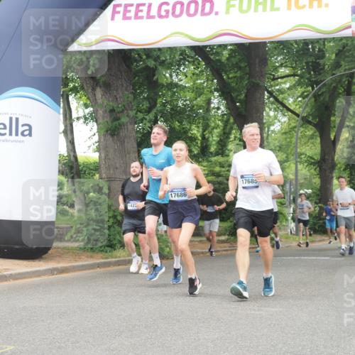 29.06.2025 - hella hamburg halbmarathon KatJ http://msf.ph/oto/8350455 29.06.2025 10:50:45 Zwischen KM18-KM19 4389, 5511, 6966 meine-sportfotos.de