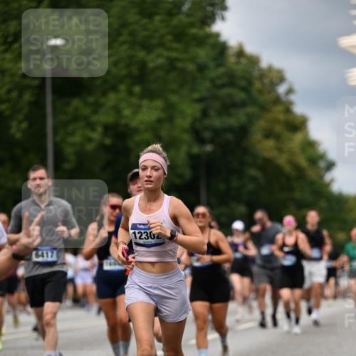 29.06.2025 - hella hamburg halbmarathon Dr. Thomas Lammeyer http://msf.ph/oto/8350460 29.06.2025 10:40:45 Kennedybrücke 1008, 1010, 1224, 3401, 3699, 3895, 4245, 4937, 5171, 5246, 5540, 5747, 5809, 5919, 6184, 6359, 6417, 7632, 8530, 8581, 9229, 9295, 9432, 9694, 9701, 9806, 10123, 10487, 10531, 10577, 10984 meine-sportfotos.de