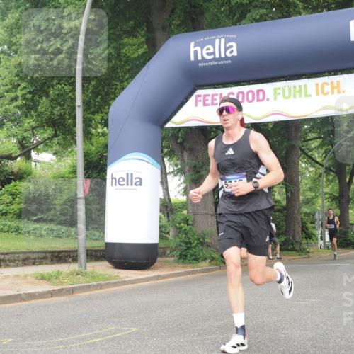 29.06.2025 - hella hamburg halbmarathon KatJ http://msf.ph/oto/8350464 29.06.2025 10:21:09 Zwischen KM18-KM19 4129, 4698, 5746 meine-sportfotos.de