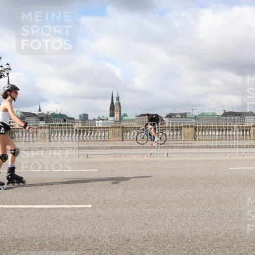 29.06.2025 - hella hamburg halbmarathon Lena Gebhardt http://msf.ph/oto/8350488 29.06.2025 09:09:24 Lombardsbrücke  meine-sportfotos.de