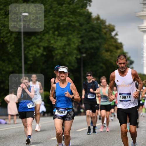 29.06.2025 - hella hamburg halbmarathon Dr. Thomas Lammeyer http://msf.ph/oto/8350505 29.06.2025 10:18:31 Kennedybrücke 1071, 1131, 1480, 1728, 2990, 3020, 3025, 3154, 3454, 3691, 3728, 3756, 3834, 5191, 5546, 5670, 6028, 6083, 6181, 6366, 6717, 6724, 7209, 7442, 7840, 7991, 8055, 8147, 8409, 8563, 8755, 9173, 9663, 10224, 10610, 10977 meine-sportfotos.de