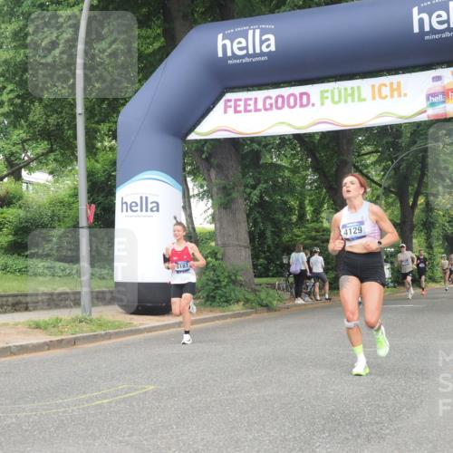 29.06.2025 - hella hamburg halbmarathon KatJ http://msf.ph/oto/8350510 29.06.2025 10:21:11 Zwischen KM18-KM19 4129, 4698, 5187, 5746 meine-sportfotos.de