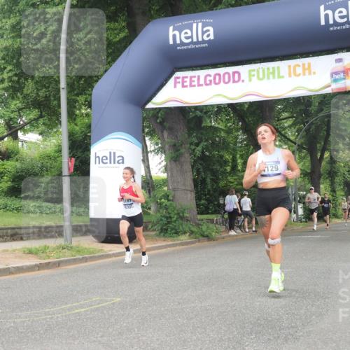 29.06.2025 - hella hamburg halbmarathon KatJ http://msf.ph/oto/8350531 29.06.2025 10:21:11 Zwischen KM18-KM19 4129, 4698, 5187, 5746 meine-sportfotos.de