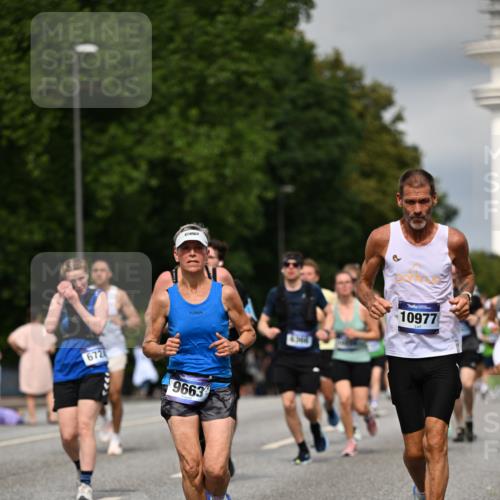 29.06.2025 - hella hamburg halbmarathon Dr. Thomas Lammeyer http://msf.ph/oto/8350541 29.06.2025 10:18:32 Kennedybrücke 1071, 1131, 1480, 1728, 3020, 3025, 3154, 3454, 3691, 3728, 3756, 3834, 5191, 5670, 6028, 6083, 6181, 6366, 6717, 6724, 7209, 7442, 7446, 7447, 7840, 8055, 8409, 8563, 8755, 9173, 9663, 10224, 10610, 10977 meine-sportfotos.de