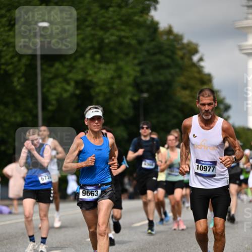 29.06.2025 - hella hamburg halbmarathon Dr. Thomas Lammeyer http://msf.ph/oto/8350562 29.06.2025 10:18:32 Kennedybrücke 1071, 1131, 1480, 1728, 3020, 3025, 3154, 3454, 3691, 3728, 3756, 3834, 5191, 5670, 6028, 6083, 6181, 6366, 6717, 6724, 7209, 7442, 7446, 7447, 7840, 8055, 8409, 8563, 8755, 9173, 9663, 10224, 10610, 10977 meine-sportfotos.de