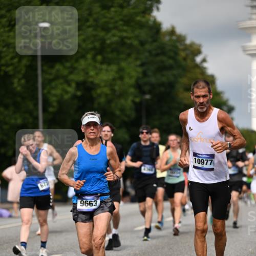29.06.2025 - hella hamburg halbmarathon Dr. Thomas Lammeyer http://msf.ph/oto/8350577 29.06.2025 10:18:32 Kennedybrücke 1071, 1131, 1480, 1728, 3020, 3025, 3154, 3454, 3691, 3728, 3756, 3834, 5191, 5670, 6028, 6083, 6181, 6366, 6717, 6724, 7209, 7442, 7446, 7447, 7840, 8055, 8409, 8563, 8755, 9173, 9663, 10224, 10610, 10977 meine-sportfotos.de