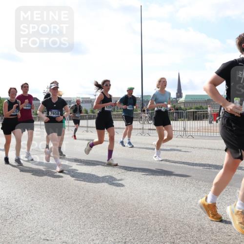 29.06.2025 - hella hamburg halbmarathon Lena Gebhardt http://msf.ph/oto/8350611 29.06.2025 10:01:06 Lombardsbrücke 1726, 625, 16401, 12261, 15838, 7658, 6531, 1130, 1387, 1420, 1583, 1611, 1726, 2006, 2091, 2354, 2363, 2474, 2490, 2936, 3059, 3141, 3625, 3740, 3983, 4068, 4238, 4249, 4319, 4370, 4616, 4649, 4708, 5033, 5418, 5870, 6138, 6147, 0000, 6443, 6487, 6531, 6591, 6714, 6757, 6835, 6924, 7658, 7757, 7759, 7761, 7846, 8045, 8046, 8255, 8326, 8478, 8632, 8923, 9124, 9553, 9555, 9577, 9932, 10074, 10188, 10271, 10383, 10576, 10599, 11465 meine-sportfotos.de