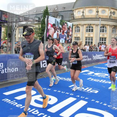 29.06.2025 - hella hamburg halbmarathon Michael Strokosch http://msf.ph/oto/8350642 29.06.2025 10:52:52 Ziel 1257, 1258, 1657, 2287, 2444, 2814, 2910, 4557, 4558, 5077, 5169, 5194, 8172, 8720, 8955, 9065, 9163, 10811, 11217, 11992, 14198, 14286, 14805, 16467, 17198, 18331, 19244 meine-sportfotos.de