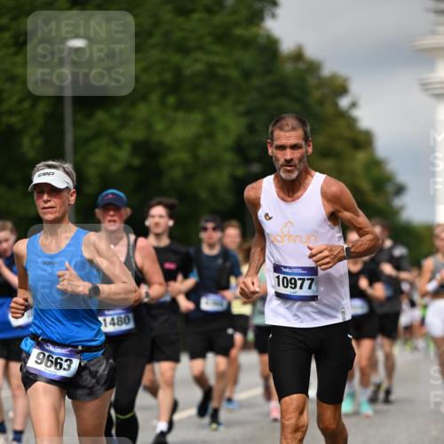 29.06.2025 - hella hamburg halbmarathon Dr. Thomas Lammeyer http://msf.ph/oto/8350690 29.06.2025 10:18:33 Kennedybrücke 1071, 1131, 1480, 1728, 2046, 3020, 3025, 3154, 3454, 3691, 3728, 3756, 3834, 5191, 6028, 6083, 6181, 6366, 6717, 6724, 7209, 7442, 7446, 7447, 7840, 8055, 8409, 8563, 8755, 9173, 9663, 10224, 10610, 10977 meine-sportfotos.de