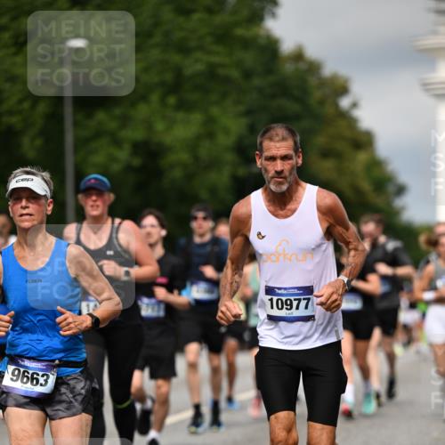 29.06.2025 - hella hamburg halbmarathon Dr. Thomas Lammeyer http://msf.ph/oto/8350715 29.06.2025 10:18:33 Kennedybrücke 1071, 1131, 1480, 1728, 2046, 3020, 3025, 3154, 3454, 3691, 3728, 3756, 3834, 5191, 6028, 6083, 6181, 6366, 6717, 6724, 7209, 7442, 7446, 7447, 7840, 8055, 8409, 8563, 8755, 9173, 9663, 10224, 10610, 10977 meine-sportfotos.de