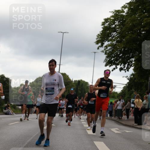 29.06.2025 - hella hamburg halbmarathon Yannick Fuchs http://msf.ph/oto/8350717 29.06.2025 10:52:44 20KM 1642, 1946, 1951, 2027, 2159, 2619, 2711, 2855, 2996, 5084, 6208, 6636, 6860, 7659, 8089, 8392, 8929, 9156, 9353, 9553, 9555, 9835, 10268, 10518, 10539, 10915, 11605, 11808, 12734, 12735, 12809, 13407, 13654, 14355, 14631, 14673, 14914, 15263, 16206, 16409, 16922, 16924, 17665, 17782, 17810, 17814, 17839, 17852, 17931, 17967, 18112, 18232, 18556, 18682, 18730, 18833, 18954, 19002, 19003 meine-sportfotos.de