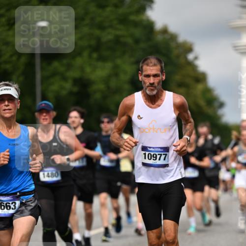29.06.2025 - hella hamburg halbmarathon Dr. Thomas Lammeyer http://msf.ph/oto/8350743 29.06.2025 10:18:33 Kennedybrücke 1071, 1131, 1480, 1728, 2046, 3020, 3025, 3154, 3454, 3691, 3728, 3756, 3834, 5191, 6028, 6083, 6181, 6366, 6717, 6724, 7209, 7442, 7446, 7447, 7840, 8055, 8409, 8563, 8755, 9173, 9663, 10224, 10610, 10977 meine-sportfotos.de