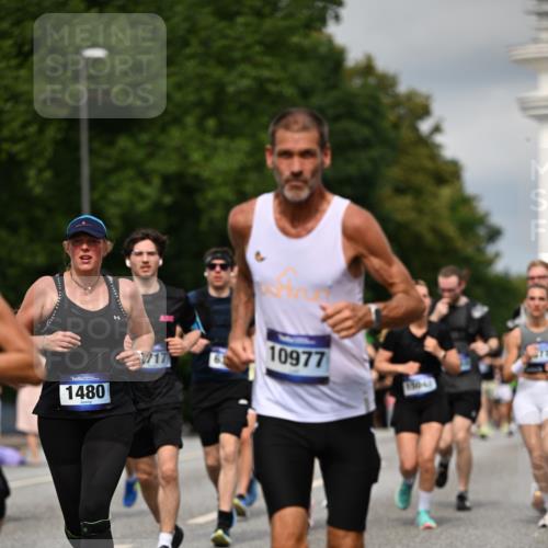 29.06.2025 - hella hamburg halbmarathon Dr. Thomas Lammeyer http://msf.ph/oto/8350796 29.06.2025 10:18:33 Kennedybrücke 1071, 1131, 1480, 1728, 2046, 3020, 3025, 3154, 3454, 3691, 3728, 3756, 3834, 5191, 6028, 6083, 6181, 6366, 6717, 6724, 7209, 7442, 7446, 7447, 7840, 8055, 8409, 8563, 8755, 9173, 9663, 10224, 10610, 10977 meine-sportfotos.de