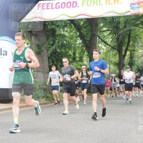29.06.2025 - hella hamburg halbmarathon KatJ http://msf.ph/oto/8350878 29.06.2025 10:50:52 Zwischen KM18-KM19 1531, 4945, 6966 meine-sportfotos.de