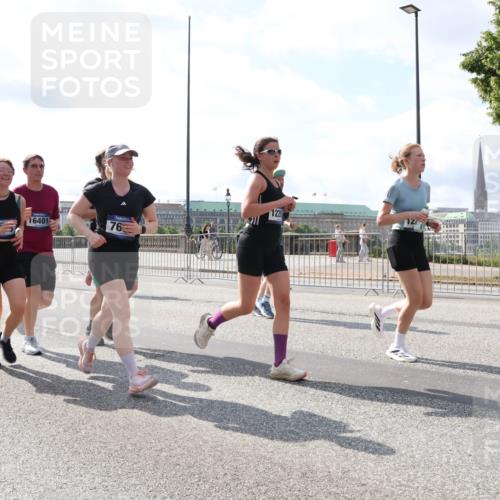 29.06.2025 - hella hamburg halbmarathon Lena Gebhardt http://msf.ph/oto/8350880 29.06.2025 10:01:07 Lombardsbrücke 16594, 16401, 76, 1226, 1130, 1387, 1420, 1583, 1611, 1726, 2006, 2091, 2354, 2363, 2474, 2490, 2936, 3059, 3141, 3425, 3625, 3740, 3983, 4068, 4238, 4249, 4319, 4370, 4616, 4649, 4708, 5033, 5418, 5870, 6087, 6138, 6147, 0000, 6443, 6487, 6531, 6591, 6714, 6757, 6835, 6924, 7287, 7658, 7757, 7759, 7761, 7846, 8045, 8046, 8255, 8326, 8478, 8632, 8923, 9124, 9553, 9555, 9577, 9932, 10074, 10188, 10271, 10383, 10576, 11465 meine-sportfotos.de