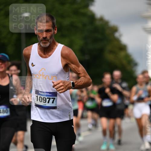 29.06.2025 - hella hamburg halbmarathon Dr. Thomas Lammeyer http://msf.ph/oto/8350948 29.06.2025 10:18:34 Kennedybrücke 1071, 1131, 1480, 1728, 2046, 3020, 3025, 3154, 3454, 3691, 3728, 3756, 3834, 5191, 6028, 6083, 6181, 6366, 6717, 6724, 7209, 7442, 7446, 7447, 7840, 8055, 8409, 8563, 8755, 9173, 9663, 10224, 10610, 10977 meine-sportfotos.de