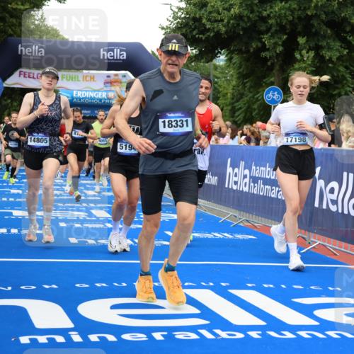 29.06.2025 - hella hamburg halbmarathon Strokosch-Dieckow http://msf.ph/oto/8350953 29.06.2025 10:52:45 Ziel 1257, 1258, 1657, 2287, 2346, 2444, 2814, 2910, 3999, 4557, 4558, 5077, 5116, 5169, 5194, 7475, 8172, 8720, 8955, 9065, 9163, 9869, 10115, 10811, 11217, 11459, 11992, 12482, 14122, 14198, 14286, 14805, 16467, 17198, 18331, 19244 meine-sportfotos.de