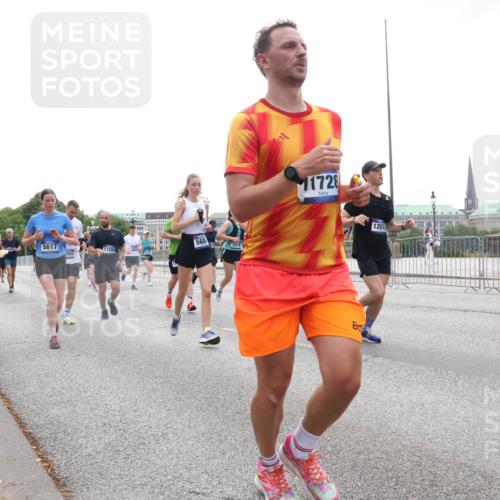 29.06.2025 - hella hamburg halbmarathon Lena Gebhardt http://msf.ph/oto/8350978 29.06.2025 10:38:42 Lombardsbrücke 16, 5617, 17250, 004, 568, 1728, 1207, 56, 1232, 1390, 1451, 1457, 1596, 1721, 1742, 1791, 2113, 2151, 2498, 2524, 2534, 2576, 2660, 2693, 3010, 3094, 3095, 3216, 3286, 3307, 3323, 3338, 3635, 3636, 3726, 3777, 3841, 3927, 4028, 4139, 4155, 4159, 4257, 4259, 4260, 4316, 4320, 4883, 4964, 5085, 5089, 5155, 5617, 5684, 5735, 5913, 6200, 6695, 6696, 6751, 6875, 6930, 7117, 7148, 7263, 7371, 7561, 7692, 7849, 7868, 8367, 8783, 9708, 10554 meine-sportfotos.de