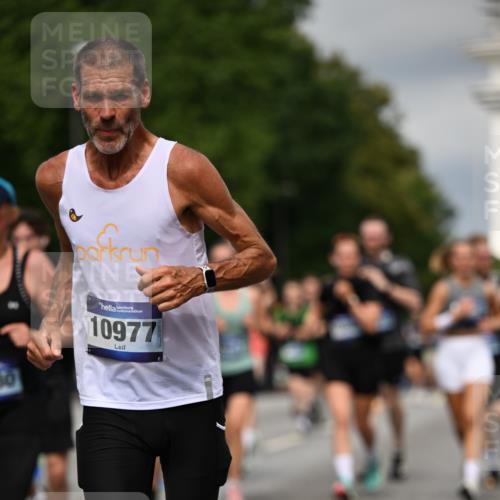 29.06.2025 - hella hamburg halbmarathon Dr. Thomas Lammeyer http://msf.ph/oto/8350990 29.06.2025 10:18:34 Kennedybrücke 1071, 1131, 1480, 1728, 2046, 3020, 3025, 3154, 3454, 3691, 3728, 3756, 3834, 5191, 6028, 6083, 6181, 6366, 6717, 6724, 7209, 7442, 7446, 7447, 7840, 8055, 8409, 8563, 8755, 9173, 9663, 10224, 10610, 10977 meine-sportfotos.de