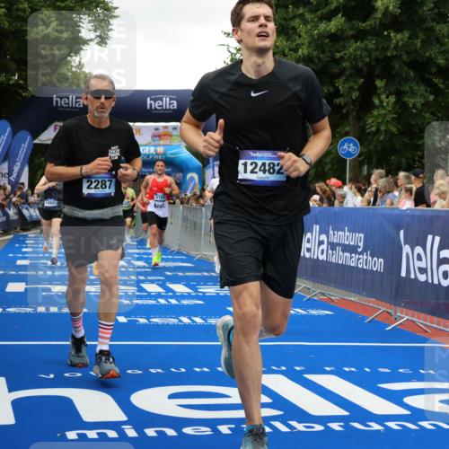 29.06.2025 - hella hamburg halbmarathon Strokosch-Dieckow http://msf.ph/oto/8351051 29.06.2025 10:52:43 Ziel 1657, 2287, 2346, 2444, 2670, 2814, 2910, 3952, 3999, 5077, 5116, 5169, 5194, 7475, 8172, 9065, 9163, 9869, 10115, 10811, 11217, 11459, 11689, 11992, 12450, 12482, 13051, 14122, 14198, 14286, 14805, 16467, 17198, 18331, 19244 meine-sportfotos.de