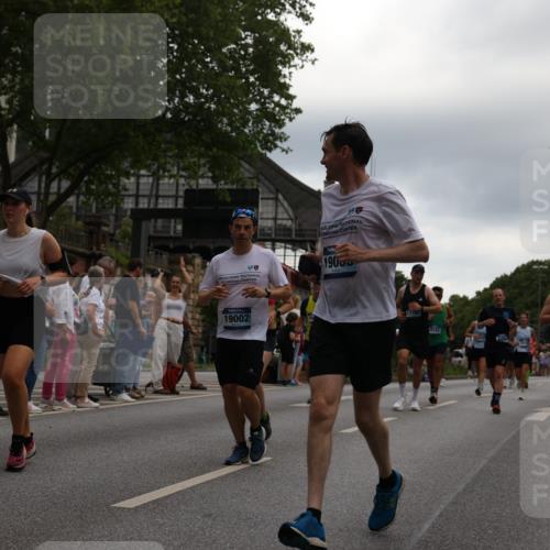 29.06.2025 - hella hamburg halbmarathon Yannick Fuchs http://msf.ph/oto/8351062 29.06.2025 10:52:45 20KM 1642, 1946, 1951, 2027, 2159, 2619, 2711, 2855, 5084, 6208, 6636, 6860, 7659, 8089, 8392, 8929, 9156, 9353, 9553, 9555, 9655, 9835, 10268, 10518, 10539, 10915, 11808, 12735, 12809, 13407, 13654, 14355, 14631, 14914, 15263, 16206, 16409, 16563, 16922, 16924, 17665, 17782, 17810, 17814, 17839, 17852, 17931, 17967, 18112, 18232, 18556, 18682, 18730, 18833, 18954, 19002, 19003 meine-sportfotos.de