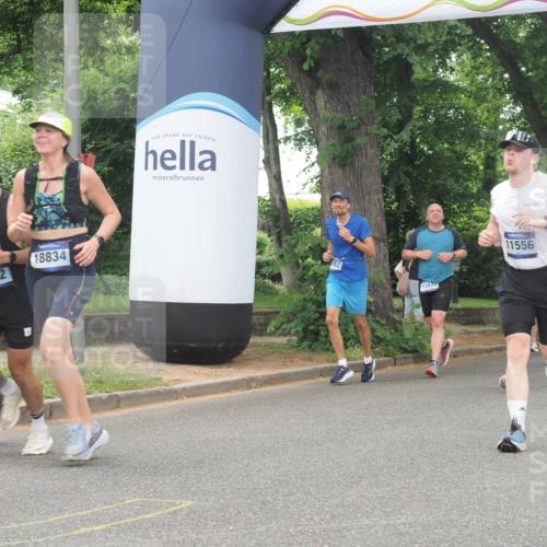29.06.2025 - hella hamburg halbmarathon KatJ http://msf.ph/oto/8351140 29.06.2025 10:50:55 Zwischen KM18-KM19 1212, 1531, 4945 meine-sportfotos.de