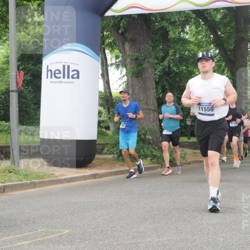 29.06.2025 - hella hamburg halbmarathon KatJ http://msf.ph/oto/8351191 29.06.2025 10:50:55 Zwischen KM18-KM19 1212, 1531, 4945 meine-sportfotos.de