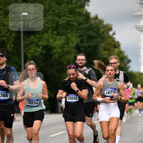 29.06.2025 - hella hamburg halbmarathon Dr. Thomas Lammeyer http://msf.ph/oto/8351296 29.06.2025 10:18:36 Kennedybrücke 1071, 1131, 1480, 1728, 2046, 3020, 3025, 3154, 3454, 3691, 3728, 3756, 3834, 5191, 6028, 6181, 6366, 6717, 6724, 7442, 7446, 7447, 8055, 8522, 8563, 8755, 8892, 9173, 9663, 10224, 10610, 10977 meine-sportfotos.de