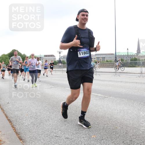 29.06.2025 - hella hamburg halbmarathon Lena Gebhardt http://msf.ph/oto/8351312 29.06.2025 10:47:58 Lombardsbrücke 7240, 1639, 11802, 1045, 1157, 1174, 1175, 1246, 1392, 1434, 1618, 1639, 1645, 1701, 1926, 2037, 2163, 2197, 2418, 2491, 2545, 2650, 2704, 2756, 2790, 2882, 2958, 3049, 3468, 3504, 3679, 3933, 4037, 4327, 4423, 4588, 4856, 5585, 5621, 5622, 5886, 5952, 7240, 7393, 7394, 7427, 7916, 7970, 8077, 8270, 8310, 8521, 8550, 8774, 9356, 9687, 9696, 9697, 9921, 10145, 10658, 10777, 10794, 10991, 11351, 11458, 11548, 11730, 11738, 11742, 11781, 11802, 11909, 12431 meine-sportfotos.de
