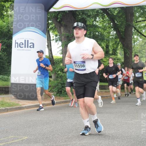 29.06.2025 - hella hamburg halbmarathon KatJ http://msf.ph/oto/8351313 29.06.2025 10:50:56 Zwischen KM18-KM19 1212, 1531, 4945, 5653 meine-sportfotos.de