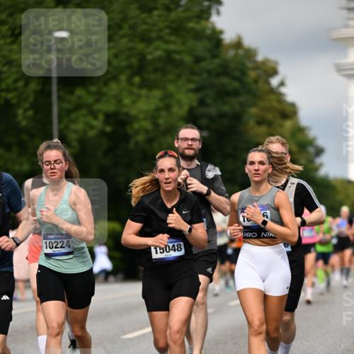 29.06.2025 - hella hamburg halbmarathon Dr. Thomas Lammeyer http://msf.ph/oto/8351314 29.06.2025 10:18:36 Kennedybrücke 1071, 1131, 1480, 1728, 2046, 3020, 3025, 3154, 3454, 3691, 3728, 3756, 3834, 5191, 6028, 6181, 6366, 6717, 6724, 7442, 7446, 7447, 8055, 8522, 8563, 8755, 8892, 9173, 9663, 10224, 10610, 10977 meine-sportfotos.de