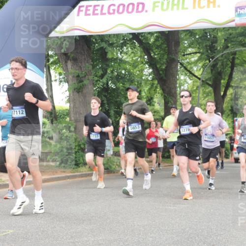 29.06.2025 - hella hamburg halbmarathon KatJ http://msf.ph/oto/8351364 29.06.2025 10:50:57 Zwischen KM18-KM19 1212, 1531, 1733, 2463, 5653 meine-sportfotos.de