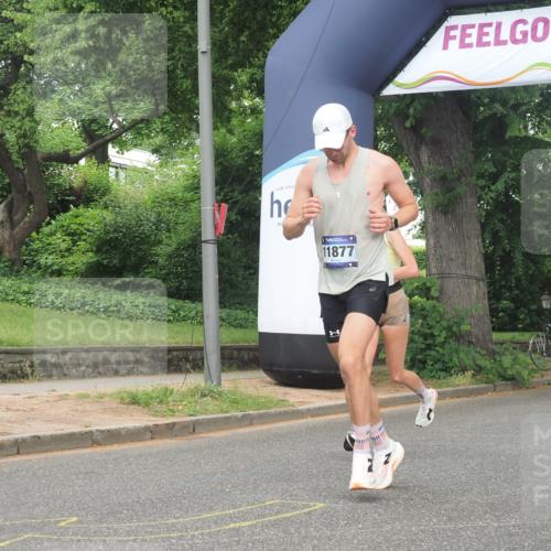 29.06.2025 - hella hamburg halbmarathon KatJ http://msf.ph/oto/8351426 29.06.2025 10:21:19 Zwischen KM18-KM19 3955, 7845 meine-sportfotos.de